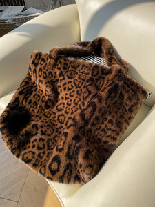 Borsa in pelliccia <span class=keywords><strong>di</strong></span> leopardo Vintage <span class=keywords><strong>di</strong></span> <span class=keywords><strong>lusso</strong></span> Super bella, finta borsa <span class=keywords><strong>di</strong></span> visone con motivo stampato a tracolla <span class=keywords><strong>di</strong></span> grande capacità, 2025 - Product Image 4
