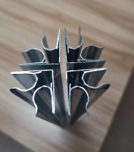 Machine de formage d'angles en <span class=keywords><strong>acier</strong></span> galvanisé en forme de L CNC OEM pour systèmes CVC - Product Image 2