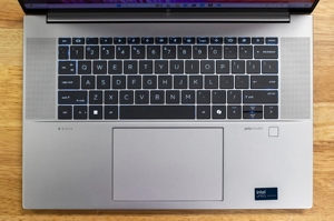 เวิร์กสเตชันพกพา HP ZBook 16 G11 ระดับมืออาชีพ พร้อมโปรเซสเซอร์ Core Ultra รุ่น 7-155H และการ์ดจอ RTX 1000 Ada 6G Zbook G11 Co - Product Image 1
