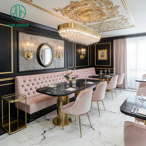 Table et chaises de café élégantes de style français, personnalisées, en marbre ovale, avec revêtement en velours rose, pour restaurant, salon de café - Product Image 1