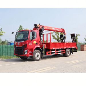 Grúa Montada en Camión Liuzhou Chenglong M3 4*2, Equipada con Pluma Recta Sany de 12 Toneladas, Diseño de Plataforma Plana con Escalera - Product Image 5