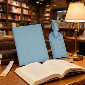 Porta Pasaportes de Cuero Ecológico Personalizable, Minimalista, con Organizador de Boletos, Etiqueta para Equipaje y Estuche de Viaje, Set de Regalo - Product Image 2