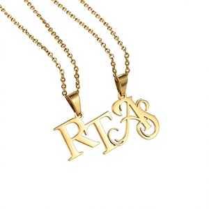 Collier Pendentif Lettre en Acier Inoxydable Plaqué Or de Qualité Supérieure > Chaîne Minimaliste avec Initiale pour Femme, Idéal au Quotidien - Product Image 3