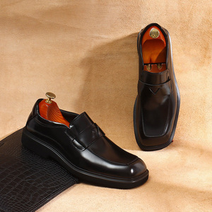 Nouvelles Bottes d'Hiver Imperméables Classiques Polyvalentes Décontractées Montantes pour Hommes en Cuir Véritable Rehaussantes pour le Travail en Extérieur et le Sport - Product Image 3