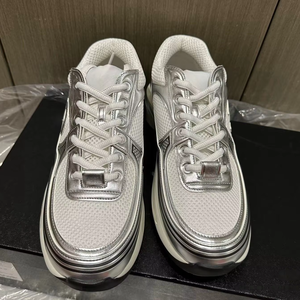 Nuevos zapatos de diseñador casuales de lujo, zapatos deportivos elegantes y de alta calidad para hombre y mujer, zapatos deportivos ligeros. - Product Image 2