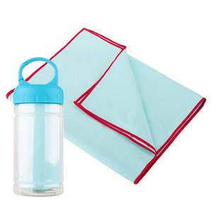 Toalla de playa sin arena de microfibra personalizada ecológica con bolsillos - Product Image 3