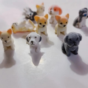 Personalizada de plástico lindo mini flocado perro estatuilla de juguete para los niños - Product Image 2