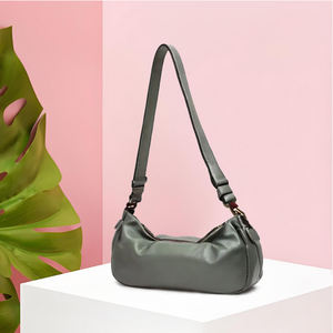 Sacs à <span class=keywords><strong>main</strong></span> pour femmes de luxe de petite taille, marques célèbres, souples et durables, fermeture à glissière, doublure en polyester, Guesses - Product Image 3