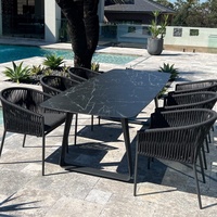 Mobilier de jardin moderne Table d'extérieur avec chaises Ensemble de salle à manger patio pour hôtel restaurant villa