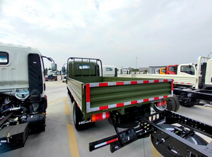 Camión Mini de Carga al por Mayor Personalizado Sinotruck Howo 4*2 Camión Mini de Carga de 5-10 Toneladas con Motor Diésel con Cabina con Litera - Product Image 3