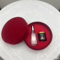 Boîte cadeau en velours rouge avec couvercle et base ronds, avec insert floqué rouge, boîte d'emballage pour bouteille de vin en verre, boîte ronde en papier