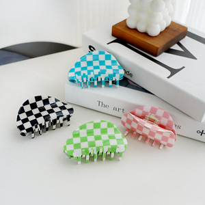 YIYI, diseño personalizado, pinza para el pelo a cuadros de dos tonos de 8,8 cm, pinza para el pelo de acetato a cuadros pequeña en forma de diamante, producción en masa - Product Image 6