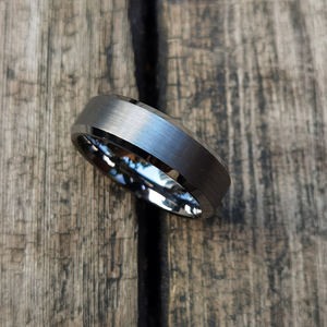 Anillo de tungsteno liso cepillado gris Gunmetal 8mm Borde biselado de alto pulido Anillo TIZTI Anillo de boda de titanio de tungsteno - Product Image 6