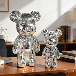 Figura de Oso con Bola de Discoteca - Decoración Artística Altamente Reflectante, Artículo Coleccionable Único para Escritorio, Fiestas, Sala de Juegos, Pieza de Conversación - Product Image 3