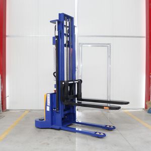 Chariot élévateur de transpalette électrique de 1.5 tonnes avec 4.5 mètres de portée 1.5 T composants de noyau de pompe à moteur - Product Image 4