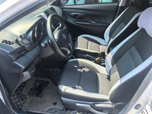 Toyota <span class=keywords><strong>Yaris</strong></span> L <span class=keywords><strong>2011</strong></span> 1.5L CVT Benzina Auto Usata 5 Porte 5 Posti Hatchback Veicolo di Seconda Mano - Product Image 4