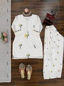 Conjunto de Salwar Kameez de diseñador más vendido para mujer, ropa étnica bordada para bodas, festivales y fiestas, disponible para la venta. - Product Image 1