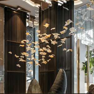 Lampadario Personalizzato a Forma di Scultura di Pesci in Vetro Grande, Lampada a Sospensione LED Moderna a Forma di Pesce, Luce Bianca Calda per Hall di Hotel, Villa di Lusso, Resort - Product Image 1