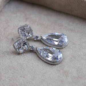 Orecchini Pendenti Vintage a Goccia per Donne, Eleganti Accessori per Orecchie da Indossare Quotidianamente - Product Image 6