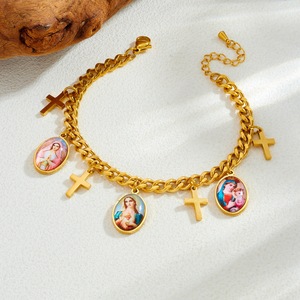 Fashionable Retro Gold Plated Oval Portrait Charm Bracelet Stainless Steel Chain Cross Pendant Unisex Jewelry Gift - Product Image 3