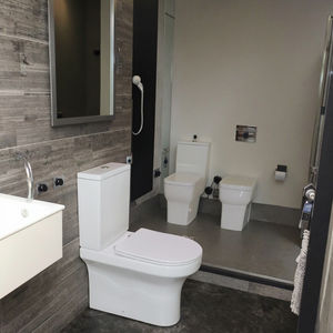 Inodoro occidental de cerámica de doble descarga Jamban Tapa Inodoro moderno con artículos sanitarios P-Trap <span class=keywords><strong>para</strong></span> baños y baños modernos - Product Image 5