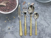 Vente en gros de couverts de luxe en acier inoxydable couverts de mariage à manche en or, y compris fourchette cuillère couteau pour cadeaux d'affaires
