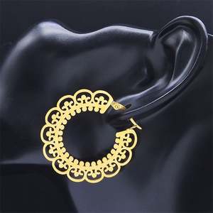 Pendientes tallados huecos de estilo para mujer, hebillas geométricas de acero inoxidable, pendientes redondos irregulares exagerados - Product Image 3