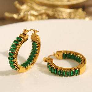 Pendientes de aro chapados en oro con cristales de esmeralda y engaste de canal, joyería de regalo para mujer EH843 - Product Image 2
