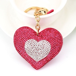 Llavero de moda bicolor con borlas y diamantes de imitación en forma de corazón, colgante de cristal brillante para bolso, accesorio en forma de corazón en stock - Product Image 4