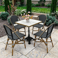 Table basse d'extérieur en rotin synthétique PE français, cadre en aluminium, tissage en vigne PE, table rectangulaire de restaurant bistrot et ensemble de chaises