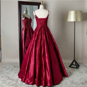 Vestido de Gala Azul Marino y Borgoña para Quinceañera, Largo hasta el Suelo, con Escote Corazón Bordado y Diseño sin Mangas - Product Image 4