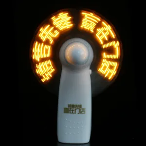 พัดลมมือถือพกพาของขวัญส่งเสริมการขาย,พัดลมพกพาพร้อมโลโก้ LED พัดลมไอเย็นมีไฟ LED แสดงความรักชาติ