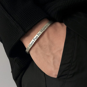 Bracelet ouvert en forme de C plaqué or 18 carats haut de gamme, anneau de main en acier inoxydable, surface vierge incurvée personnalisable, tendance pour hommes et femmes - Product Image 4