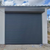 Portes enroulables en acier de conception industrielle sur mesure avec isolation thermique, résistantes au vent, durables pour une utilisation commerciale dans les centres commerciaux