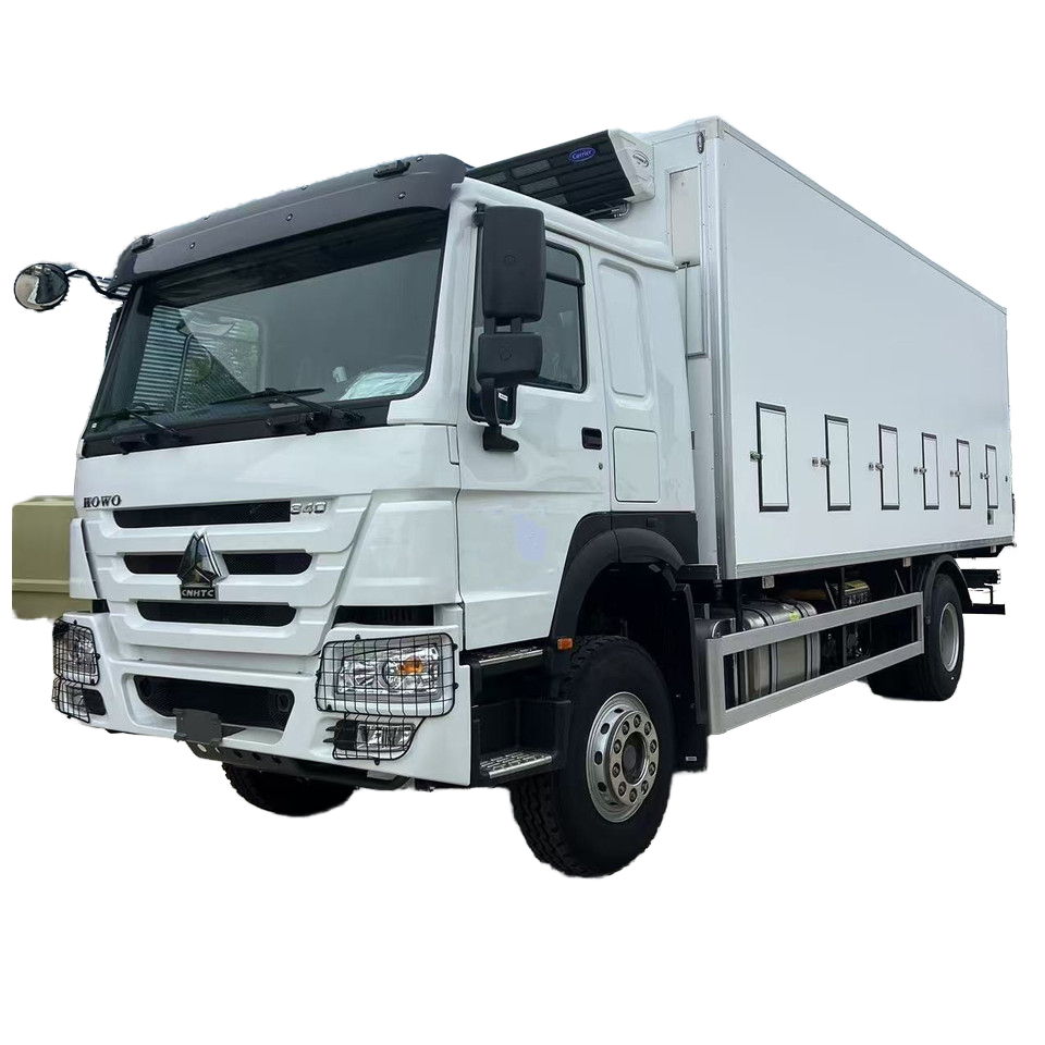 Грузовик-рефрижератор SINOTRUK HOWO 4x2 | Профессиональный автомобиль для перевозки цыплят и скота