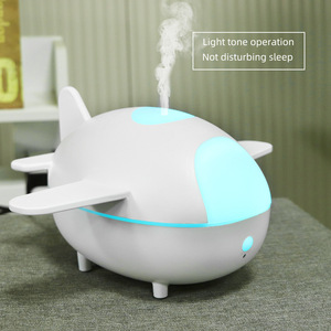 Humidificador ultrasónico creativo con forma de avión, alimentado por USB de 0,5 l, con luz de 7 colores para uso en el hogar, la oficina o el escritorio - Product Image 3
