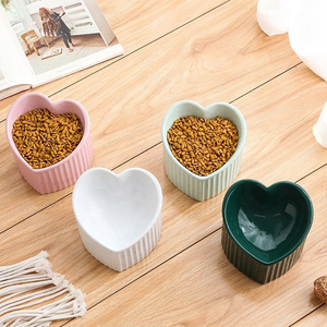 Gamelle personnalisable en céramique pour animaux de compagnie, mangeoire en <span class=keywords><strong>porcelaine</strong></span> en forme de cœur pour <span class=keywords><strong>chien</strong></span>, gamelle surélevée à bouche oblique, texture rayée - Product Image 3