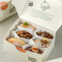 Boîte d'emballage alimentaire pliable personnalisée ODM de qualité alimentaire pour desserts, pâtisseries, mousses, gâteaux, en carton kraft avec fenêtre transparente et votre marque