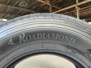 Mejor Precio al por Mayor de Neumáticos Radiales TBR sin Cámara para Camiones y Autobuses, Neumáticos Baratos de Calidad - Product Image 4