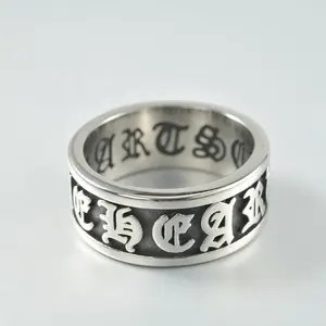 <span class=keywords><strong>Anello</strong></span> da Pollice Vintage per Donna in Acciaio Inossidabile 316L Placcato Nero con Design del Mantra a Sei Caratteri in Sanscrita - Product Image 4