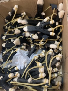 Slingshot en bois pour enfants, idéal pour la chasse et les jeux en plein air, avec des élastiques robustes – Vente en gros - Product Image 2