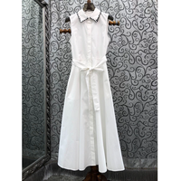 Robe longue 100 % coton, style été 2026, col rabattu, broderie noire, blocs de couleur, ceinture décorative, sans manches, robe longue blanche pour femme