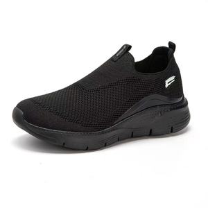 Nuevos zapatos ligeros para caminar para hombre, zapatillas deportivas de diseño Original de marca de punto sin cordones 39-46, gran oferta, proveedores de Estados Árabes - Product Image 4
