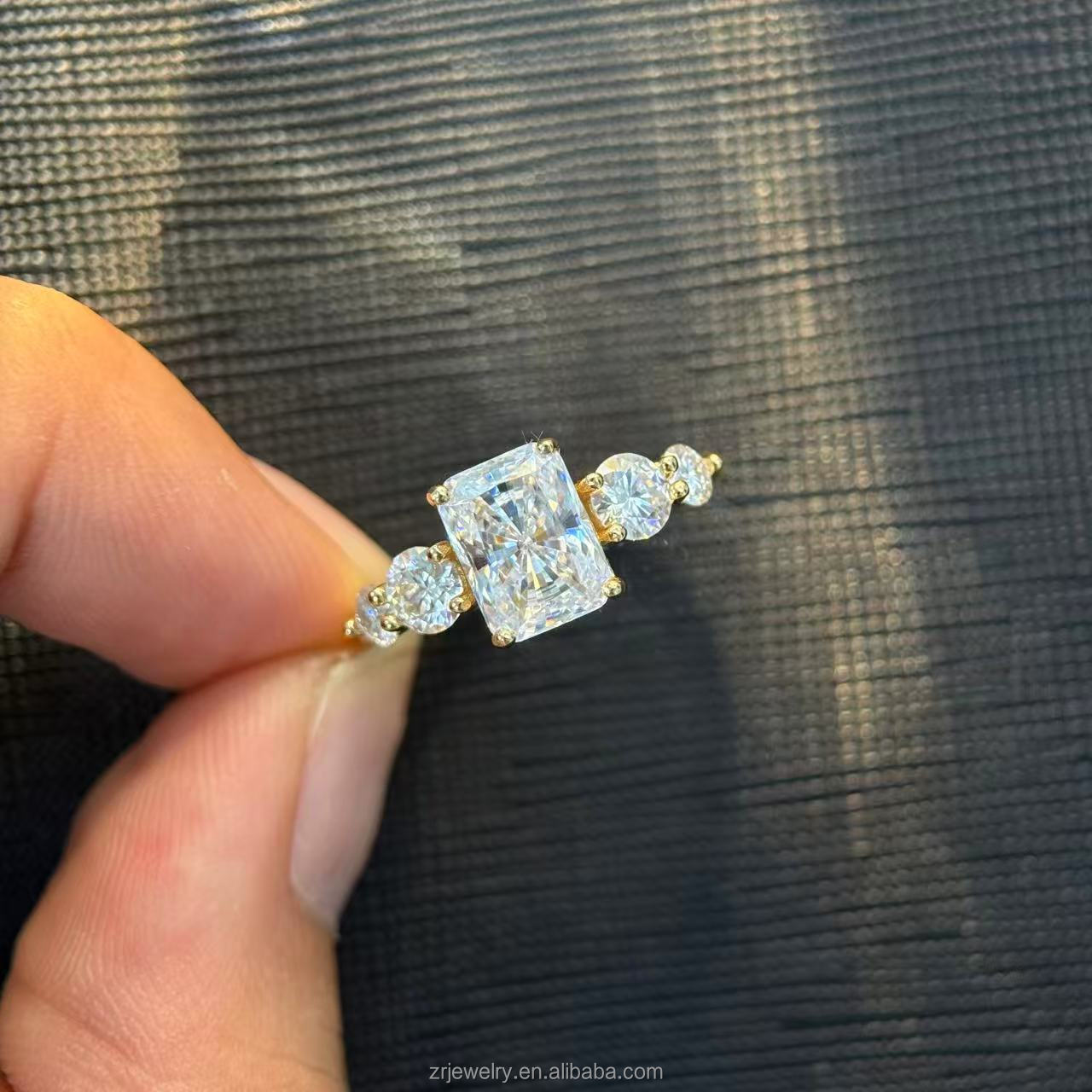 Anello in Moissanite 3CT stile 5