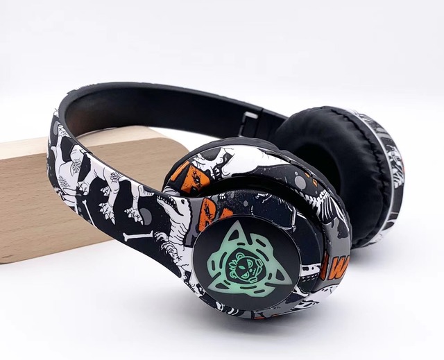 2025 New Model P35 BT Wireless Headphones Foldable Camouflage Graffiti Design Stereo Sound Soft Earmuff for Phone Music Factory