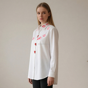 Camisa Blanca Personalizada de Manga Larga <span class=keywords><strong>con</strong></span> Cuello y Estampado de Labios Rojos para Mujer - Product Image 2
