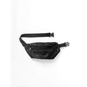 Borsa da donna a tracolla in colore nero - Product Image 1