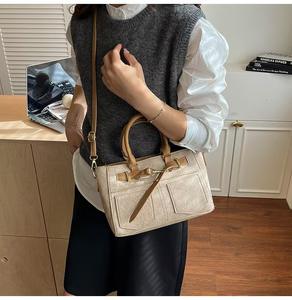 Sac à bandoulière grande capacité au design de niche personnalisé, sac à main élégant haut de gamme - Product Image 6