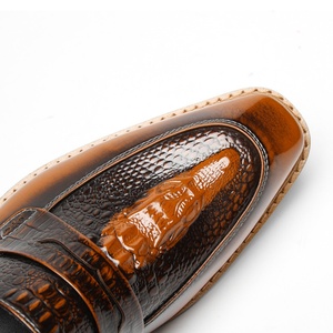 Zapatos Formales de Hombre para Primavera/Verano, de Piel Genuina, con Punta en Pico, Ligeros, Estilo Étnico, Diseño Tridimensional en Relieve - Product Image 4