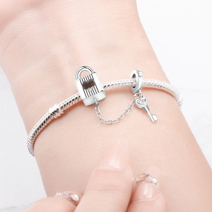 Candado de amor de latón con llave, cadena de seguridad, cuentas de aislamiento, accesorios de joyería DIY para pulseras, colgante para <span class=keywords><strong>mujer</strong></span> - Product Image 4